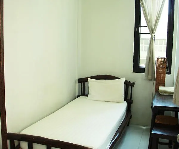 Lamphuhouse 3*